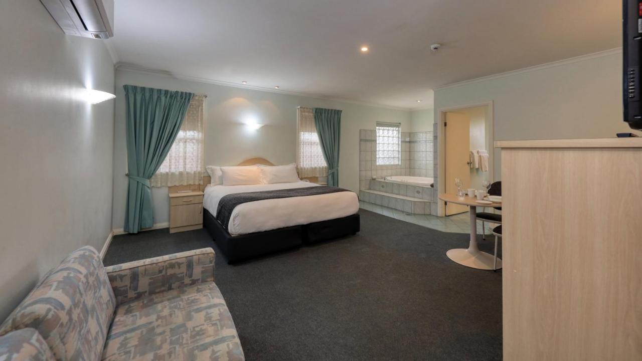 Charles Rasp Motor Inn & Cottages Broken Hill Exteriér fotografie